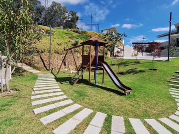 VENTA HERMOSAS CASAS POR ESTRENAR SECTOR NAYON
