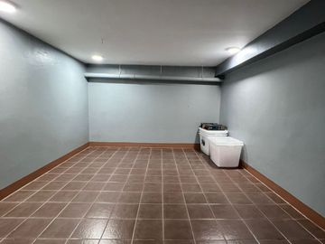 FOR SALE: PREMIUM 2 STOREY MODERN HOUSE & LOT WITH BASEMENT PARKING