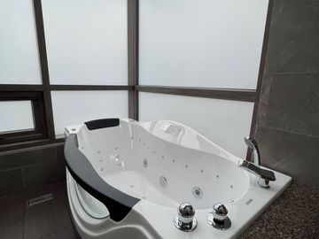 FOR SALE: PREMIUM 2 STOREY MODERN HOUSE & LOT WITH BASEMENT PARKING