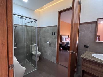 FOR SALE: PREMIUM 2 STOREY MODERN HOUSE & LOT WITH BASEMENT PARKING