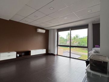 FOR SALE: PREMIUM 2 STOREY MODERN HOUSE & LOT WITH BASEMENT PARKING