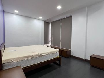 FOR SALE: PREMIUM 2 STOREY MODERN HOUSE & LOT WITH BASEMENT PARKING