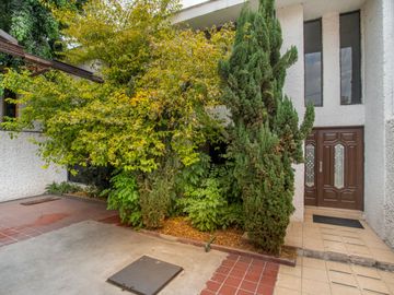 Casa en venta Colon de Echegaray 3 Rec, 3 autos, 2.5 baños, remodelada hace 3 años