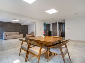 Casa en venta Colon de Echegaray 3 Rec, 3 autos, 2.5 baños, remodelada hace 3 años
