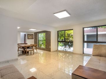 Casa en venta Colon de Echegaray 3 Rec, 3 autos, 2.5 baños, remodelada hace 3 años
