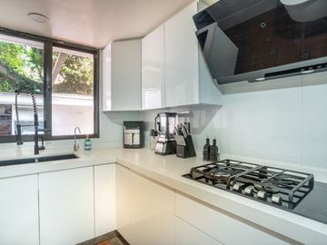 Casa en venta Colon de Echegaray 3 Rec, 3 autos, 2.5 baños, remodelada hace 3 años