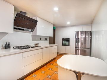 Casa en venta Colon de Echegaray 3 Rec, 3 autos, 2.5 baños, remodelada hace 3 años