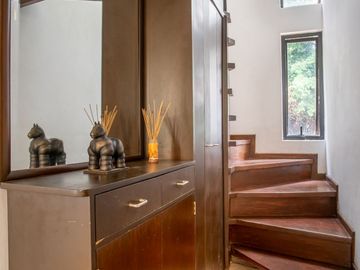 Casa en venta Colon de Echegaray 3 Rec, 3 autos, 2.5 baños, remodelada hace 3 años