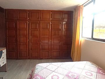 Casa en Venta 2 pisos: Uyumbicho Centro; Cantón Mejía