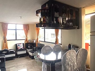Casa en Venta 2 pisos: Uyumbicho Centro; Cantón Mejía