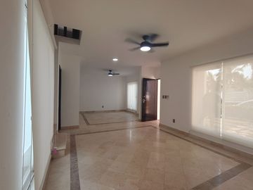 VENDO CASA EN COL. RICARDO FLORES MAGÓN