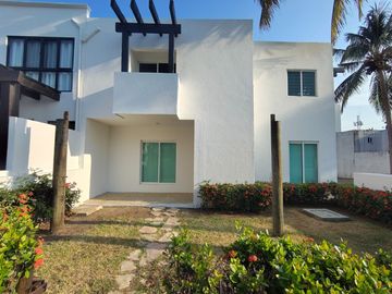 VENDO CASA EN COL. RICARDO FLORES MAGÓN