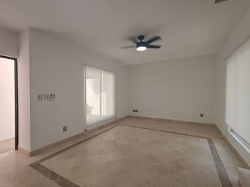 VENDO CASA EN COL. RICARDO FLORES MAGÓN