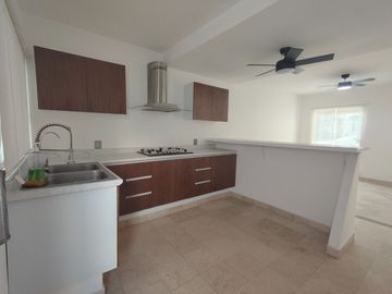 VENDO CASA EN COL. RICARDO FLORES MAGÓN