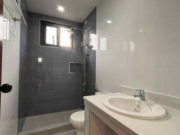 Ready for occupancy house and lot for sale in vermont mayamont antipolo city marcos highway masinag