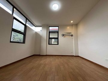 Ready for occupancy house and lot for sale in vermont mayamont antipolo city marcos highway masinag