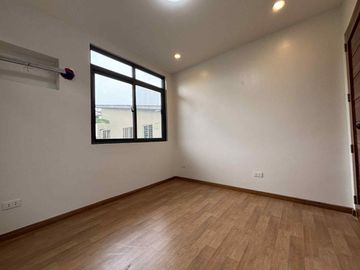 Ready for occupancy house and lot for sale in vermont mayamont antipolo city marcos highway masinag