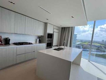 Vive el lujo en Puerto Cancún: Departamento amueblado en SLS Harbour Beach - $2.5M USD