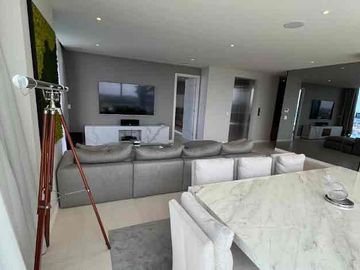 Vive el lujo en Puerto Cancún: Departamento amueblado en SLS Harbour Beach - $2.5M USD