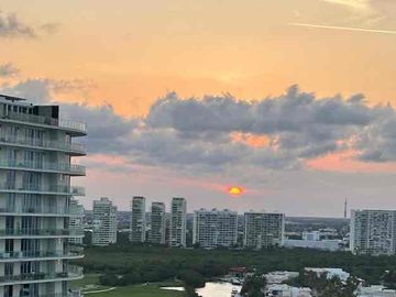 Venta VIP: Departamento amueblado en SLS Puerto Cancún - 4 recámaras, amenities de lujo