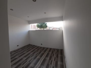 Venta Casa Esquina - En La Herrería El Corazón De Arequipa