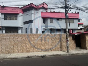 PROPIEDAD RENTERA EN VENTA, UBICADA EN EL NORTE DE QUITO SAN CARLOS, BARRIO EL PORVENIR