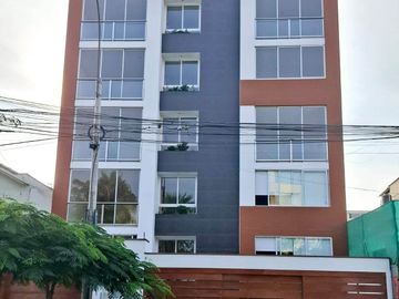 DEPARTAMENTO ESTRENO FLAT VELASCO ASTETE 2226 VISTA ALEGRE SURCO. ENTREGA INMEDIATA. PRECIO INCLUYE COCHERA. 3 DORMITORIOS. 122.10 m2.
