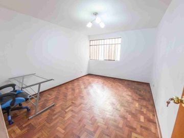🚨 ¡OPORTUNIDAD! DEPARTAMENTO AMPLIO EN VENTA – URB. LOS LIBERTADORES 🚨