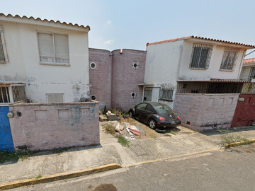 CASA DE RECUPERACIÓN BANCARIA, EN CALLE CIPRES, COLONIA GEOVILLAS RINCÓN DE LOS PINOS, VERACRUZ, VERACRUZ. ¡NO CREDITOS!