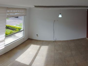 CASA EN VENTA, SECTOR ARMENIA 1, $150000