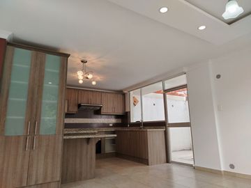 CASA EN VENTA, SECTOR ARMENIA 1, $150000