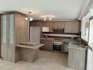 CASA EN VENTA, SECTOR ARMENIA 1, $150000