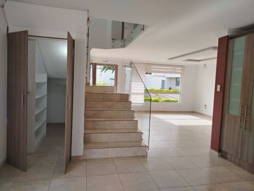 CASA EN VENTA, SECTOR ARMENIA 1, $150000