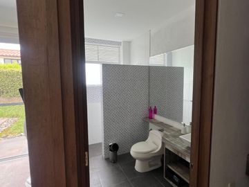 SE VENDE HERMOSA CASA CAMPESTRE VIA LA TEBAIDA