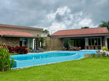 SE VENDE HERMOSA CASA CAMPESTRE VIA LA TEBAIDA