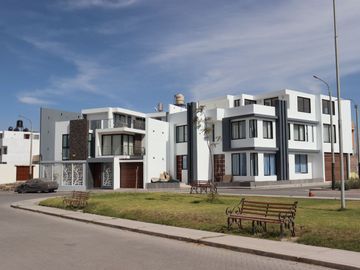 Se Vende Terreno En Urb. Privada Y Exclusiva - Yanahuara
