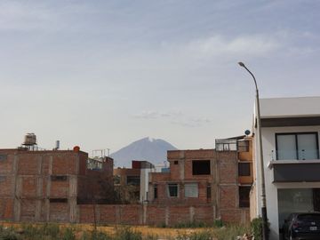 Se Vende Terreno En Urb. Privada Y Exclusiva - Yanahuara