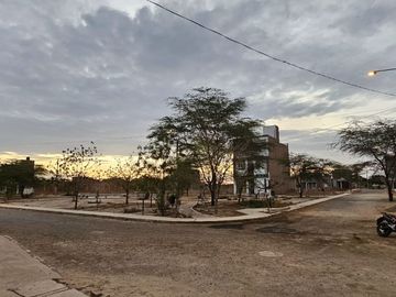 GRAN VENTA DE TERRENO FRENTE A PARQUE EN LAS CASUARINAS - LOS PORTALES, PIURA