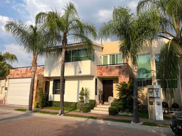 CASA EN VENTA EN PEDREGAL DEL GIGANTE