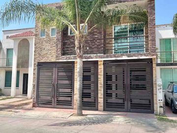 CASA EN VENTA EN QUINTA LOS NARANJOS
