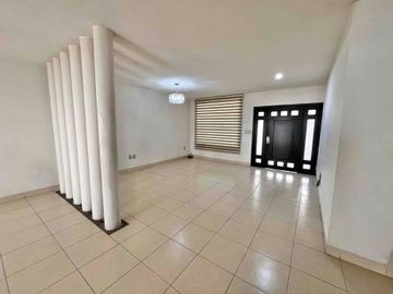CASA EN VENTA EN QUINTA LOS NARANJOS