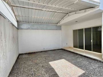 CASA EN VENTA EN QUINTA LOS NARANJOS