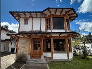 Casa en renta en EXCLUSIVA URBANIZACIÓN de Los Chillos - Sangolqui