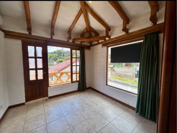 Casa en renta en EXCLUSIVA URBANIZACIÓN de Los Chillos - Sangolqui