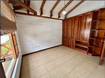Casa en renta en EXCLUSIVA URBANIZACIÓN de Los Chillos - Sangolqui