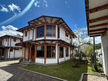 Casa en renta en EXCLUSIVA URBANIZACIÓN de Los Chillos - Sangolqui