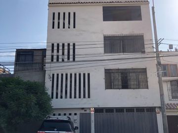 Vendo Casa Comercial San Juan De Miraflores + Estacionamiento