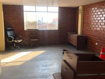 Vendo Casa Comercial San Juan De Miraflores + Estacionamiento