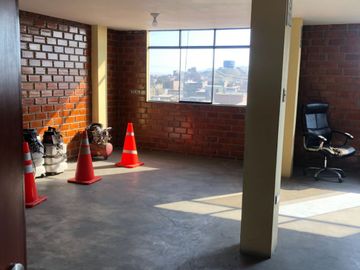 Vendo Casa Comercial San Juan De Miraflores + Estacionamiento