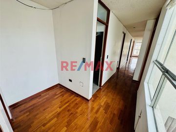 En Venta: Exclusivo Dpto. 4To Piso En Urb. Matellini